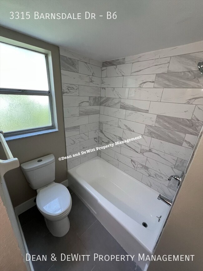 Building Photo - 3315 Barnsdale Dr
