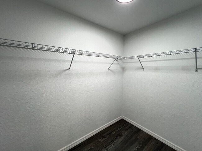 Building Photo - Beautiful 3 Bedroom, 2 Bathroom Home in Oc...