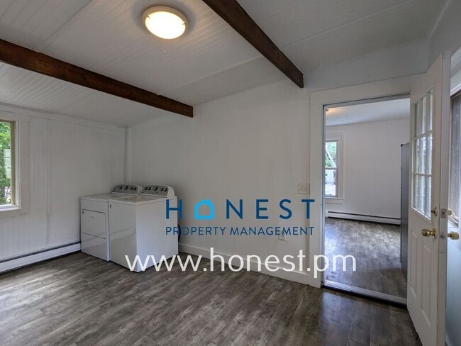 Building Photo - 41 Windsor St