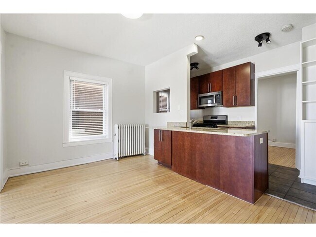 Building Photo - 2881 Irving Ave S