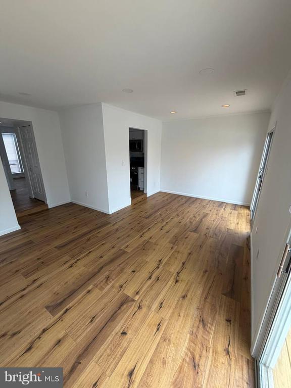 Building Photo - 7812 WHISTLING Ct