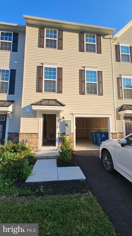 Building Photo - 2055 Rivers Dr