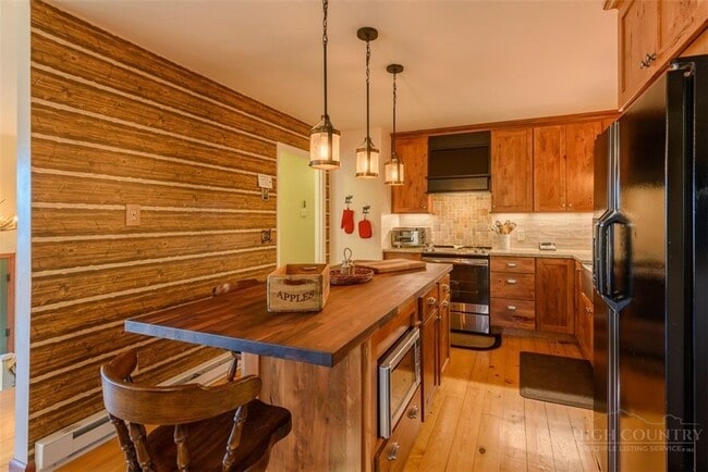 Building Photo - 1776 Beech Mountain Pkwy