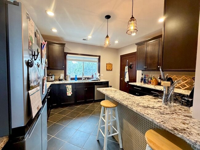 Building Photo - 52 Sheridan Ave