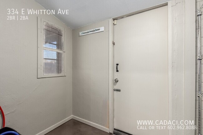 Building Photo - Midtown Charmer 2 bed 2 bath