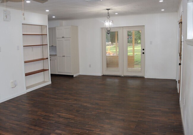 Building Photo - Newly Remodeled Single-Family Home