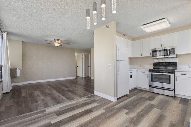 Building Photo - Downtown Honolulu Gem | Ocean, Mountain & City Views | Updated 2BD/2BA
