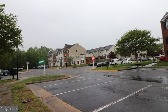 Building Photo - 104 Stingray Ct