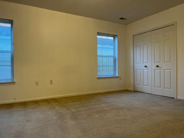 Building Photo - 2652 S Knightsbridge Cir