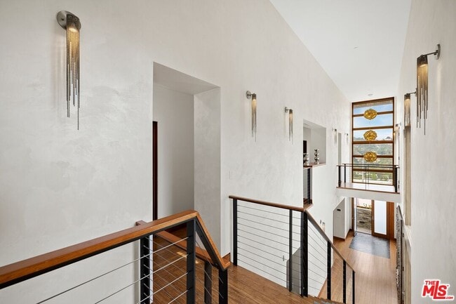 Building Photo - 2437 Apollo Dr