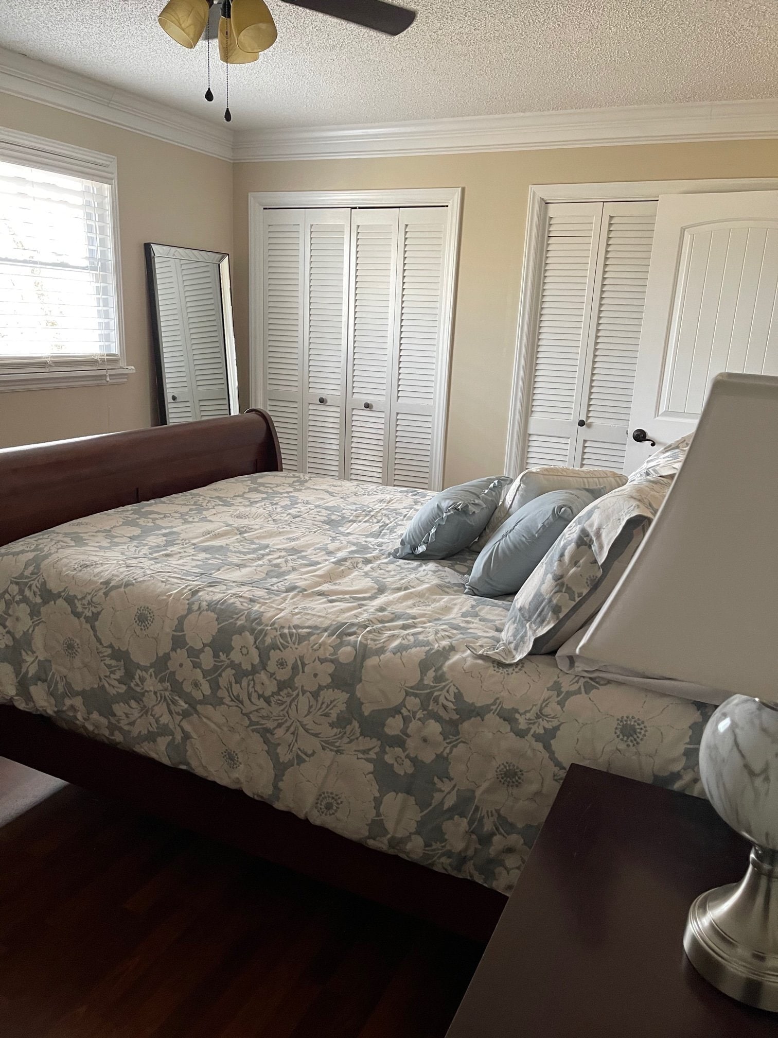 Building Photo - 348 River Rd