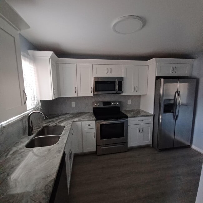 Building Photo - 4820 Lucerne Lakes Blvd W