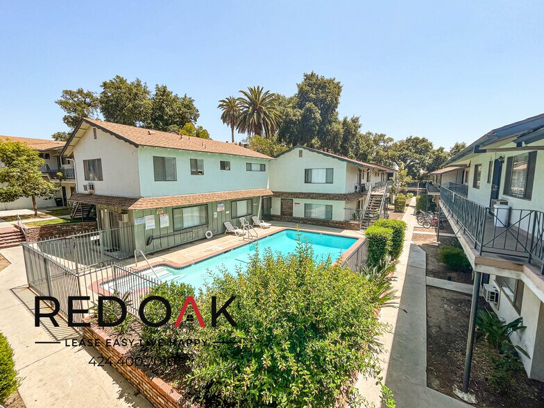 Building Photo - 630 N Cerritos Ave