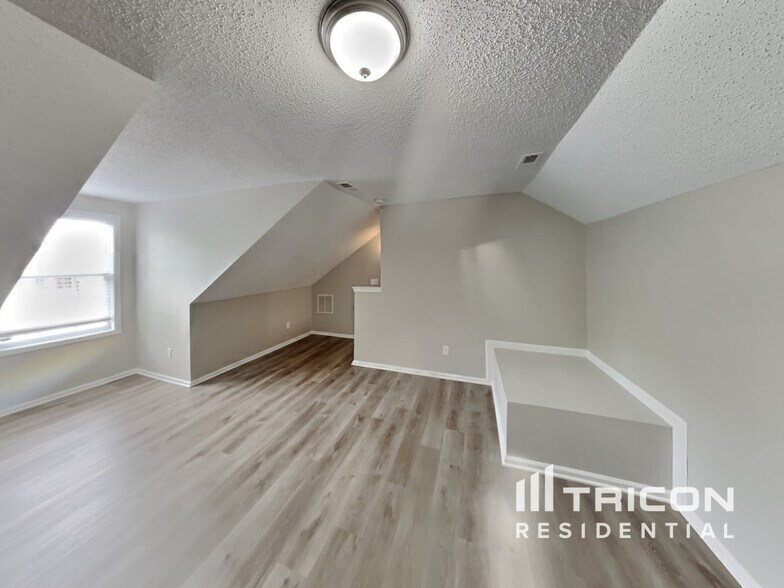 Building Photo - 2432 Egret Dr