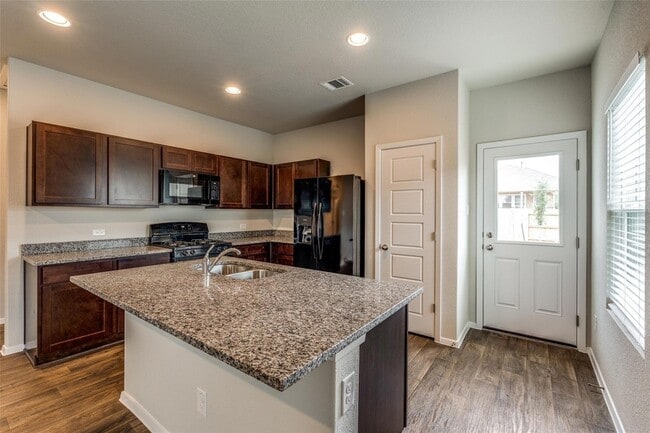 Building Photo - 140 Thunder Oak