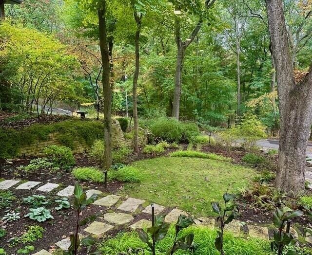 Building Photo - 9591 Hillside Dr