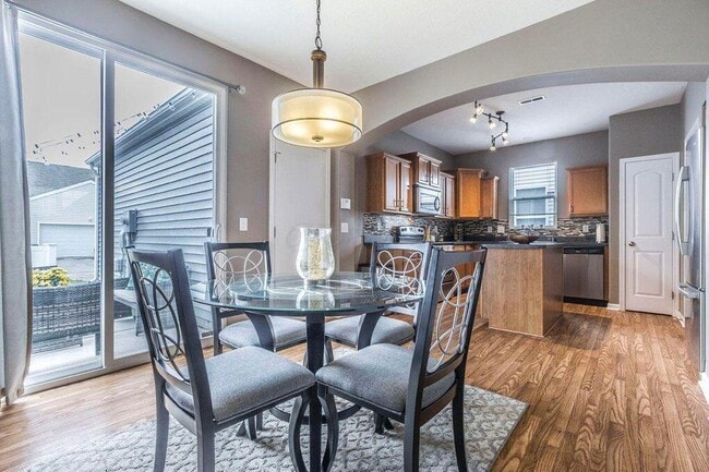 Building Photo - 5660 Caledonia Dr