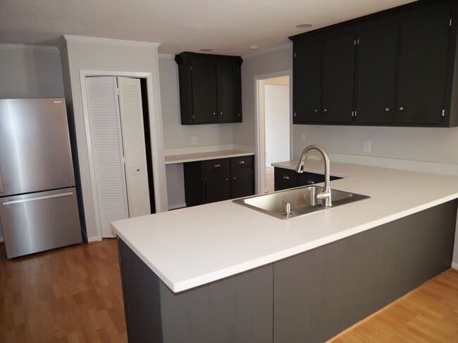 Building Photo - 8 Terrace Dr