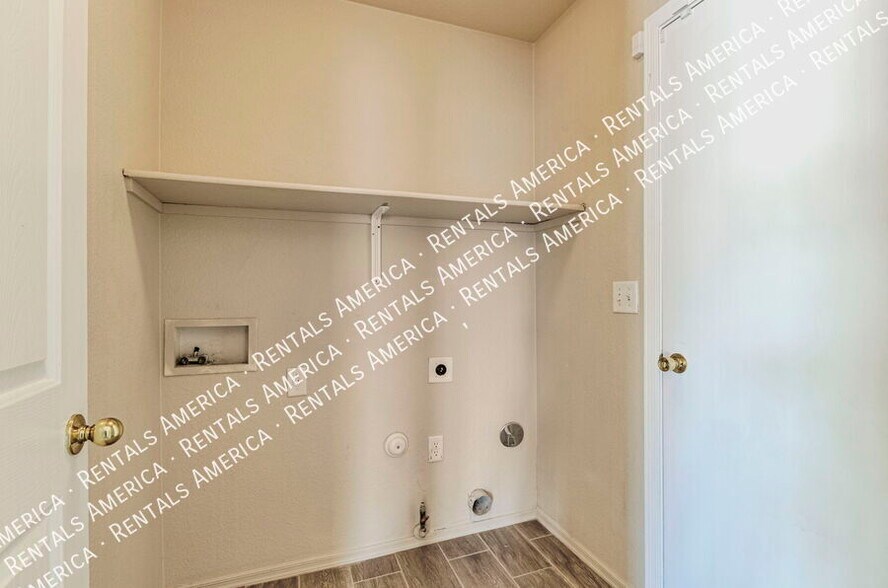 Building Photo - 6644 S SQUAWROOT Pl