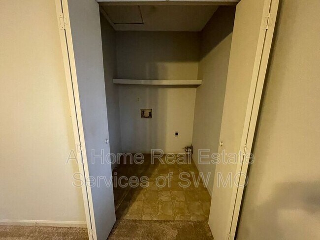 Building Photo - 2118 N Jefferson Ave