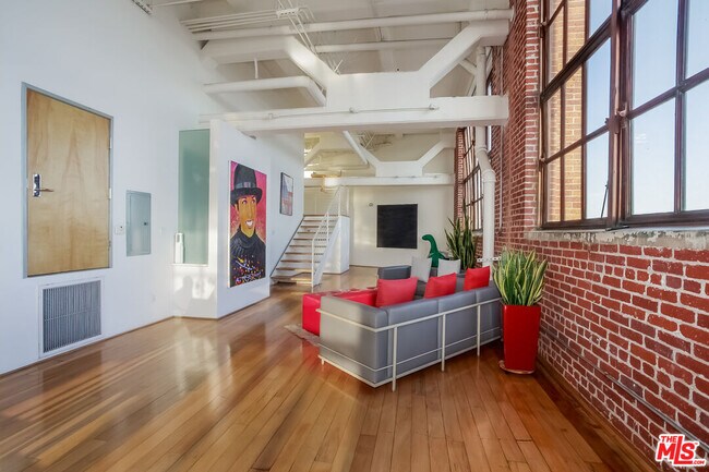 Building Photo - 1850 Industrial St