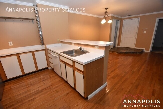 Building Photo - 10G Greystone Court-
