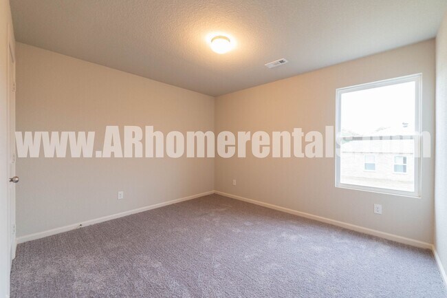 Building Photo - 1175 Gallery Dr