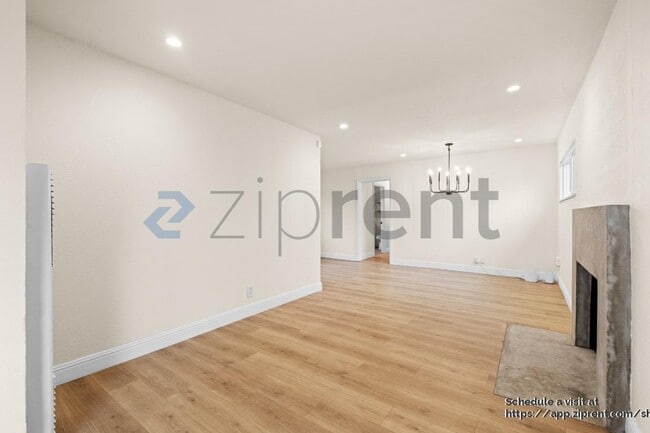 Building Photo - 121 S 37th St