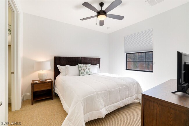 Building Photo - 9072 Rialto St