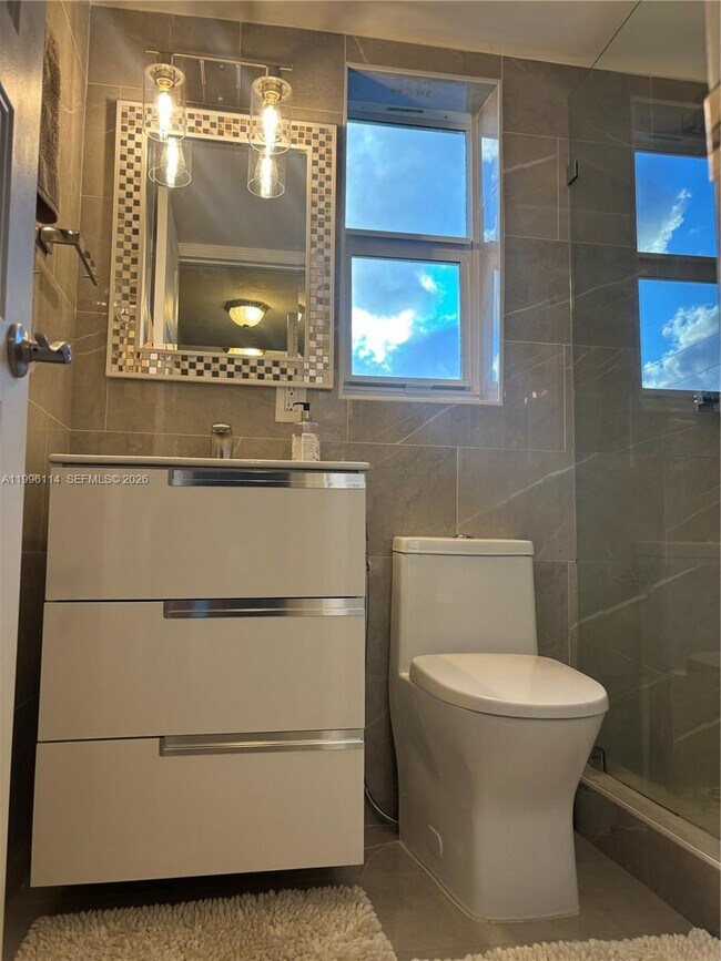 Building Photo - 1498 Jefferson Ave