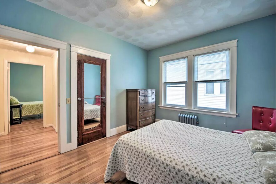 Building Photo - 36 Pembroke Ave