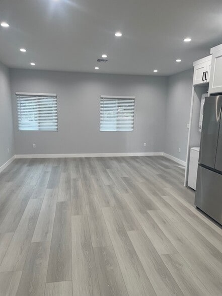 Building Photo - 17032 Midwood Dr