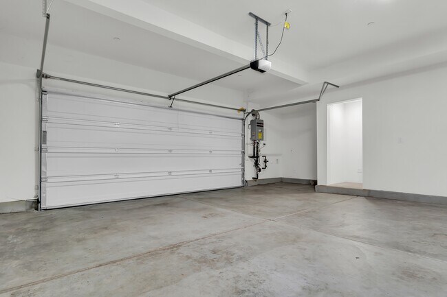 Building Photo - 347 Novel