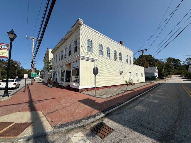 Building Photo - 141 Main St