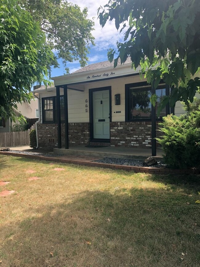 Building Photo - Cute Sacramento Home - Photos Coming Soon