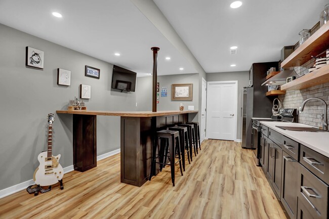 Building Photo - An Unbelievable Rental Opportunity – Grand...