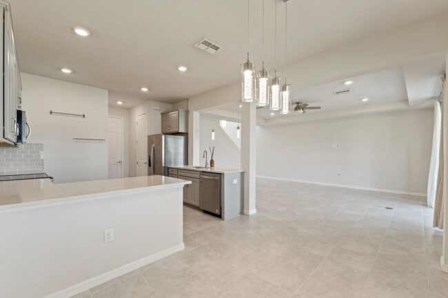 Building Photo - Epperson Rental