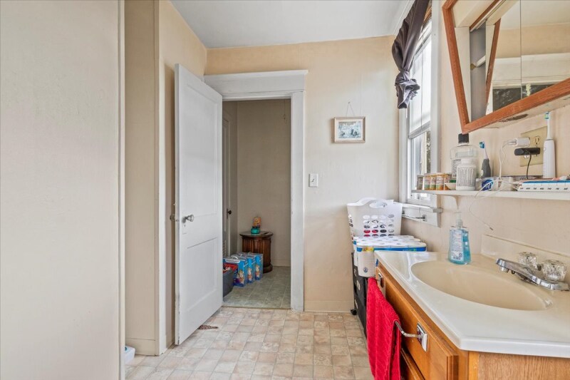 Building Photo - 364 Cleveland Ave