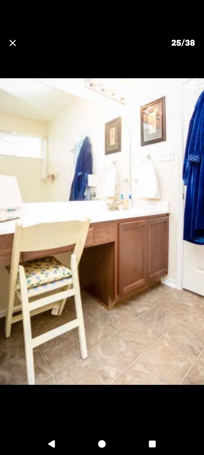 Building Photo - 2022 Ridge View Dr