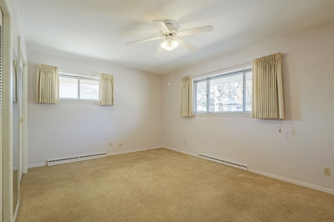 Building Photo - 328 Mayfair Dr