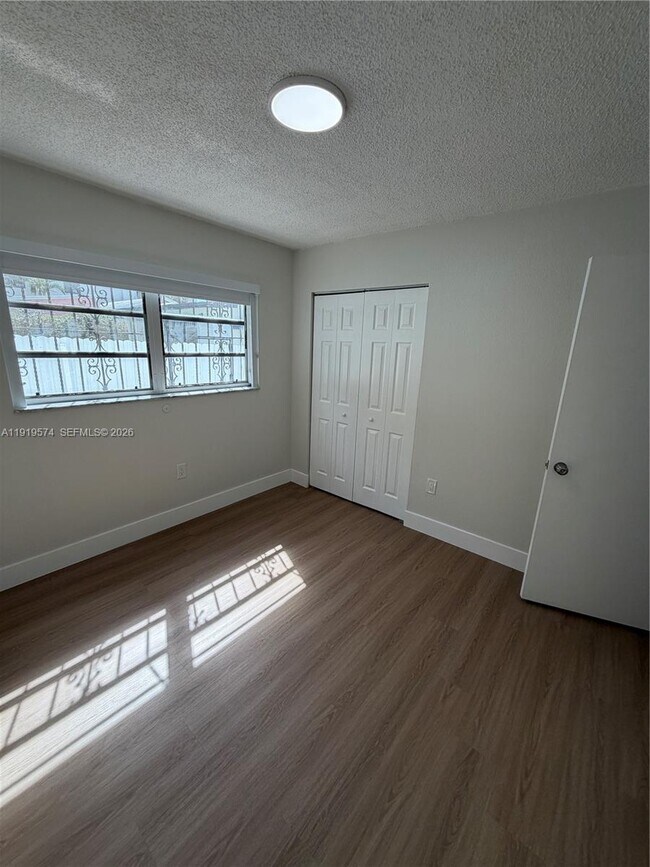 Building Photo - 1927 NW 20th Ave