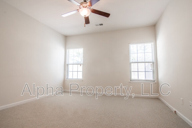 Building Photo - 24 Fairchild Way