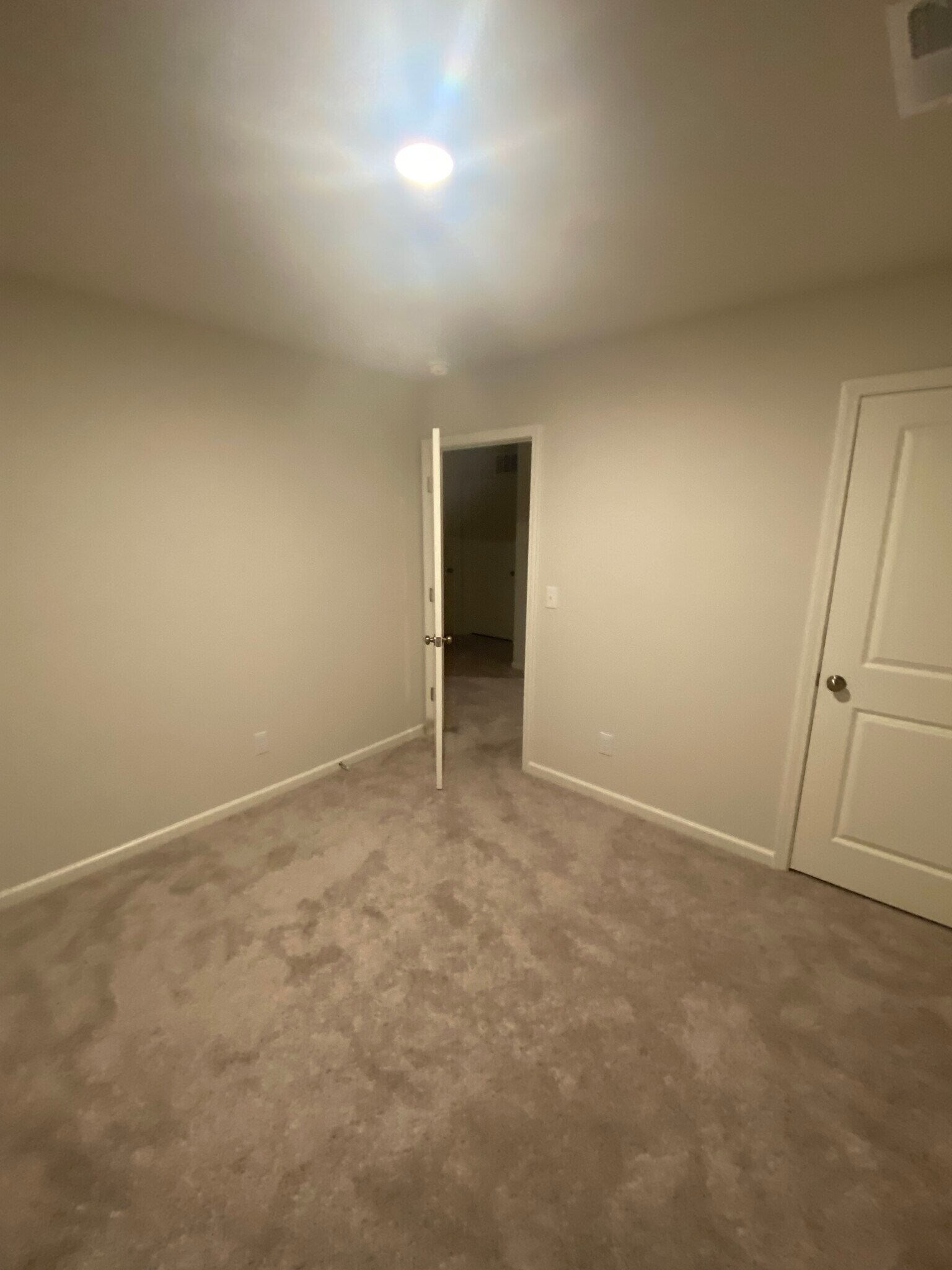 Building Photo - 427 Silo Ct