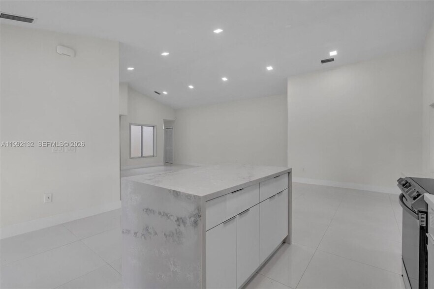 Building Photo - 803 NW 133rd Ct