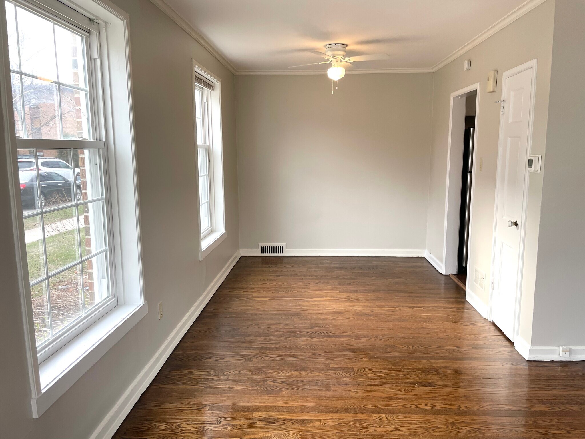 Building Photo - 5211 N Diversey Blvd