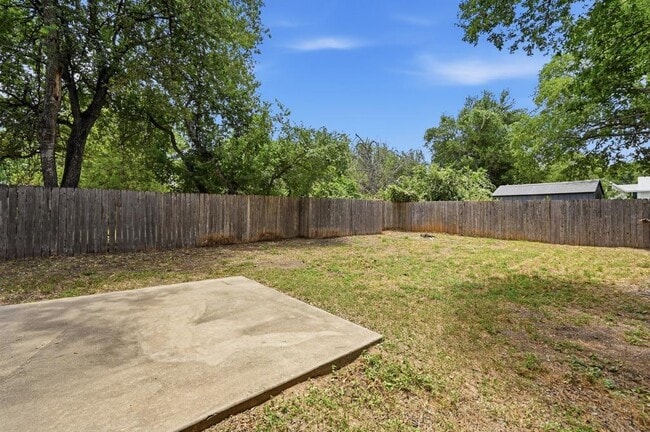 Building Photo - 6015 Ponca St