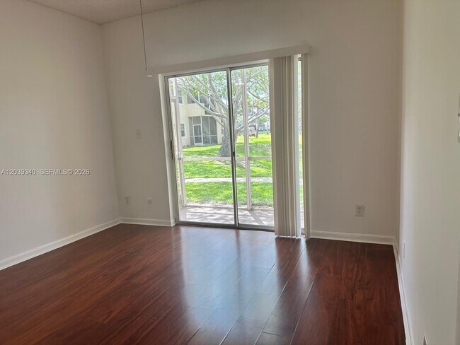 Building Photo - 840 Cypress Park Way