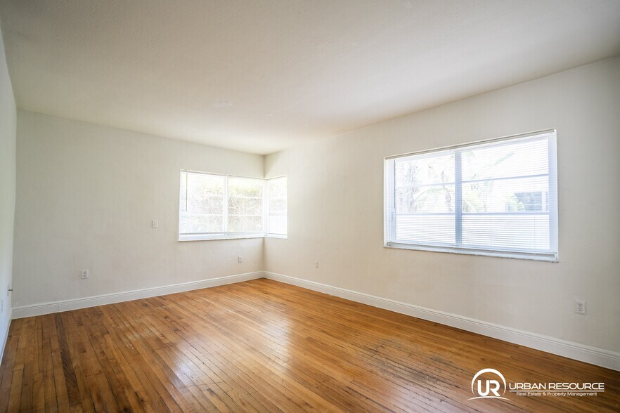 Building Photo - 1007 Bay Dr