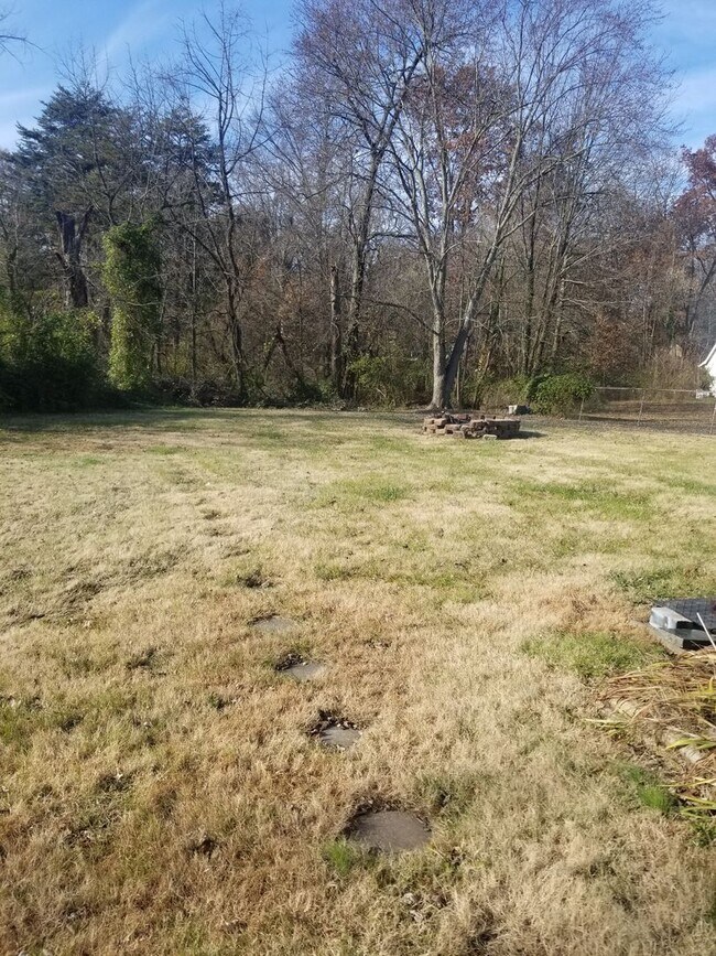 Building Photo - Cape Cod House