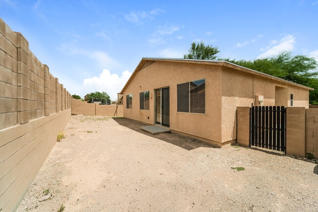 Building Photo - 7128 S Placita del Campo